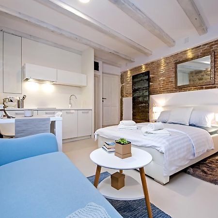 Luna Rooms And Studios Ρόβινι Εξωτερικό φωτογραφία